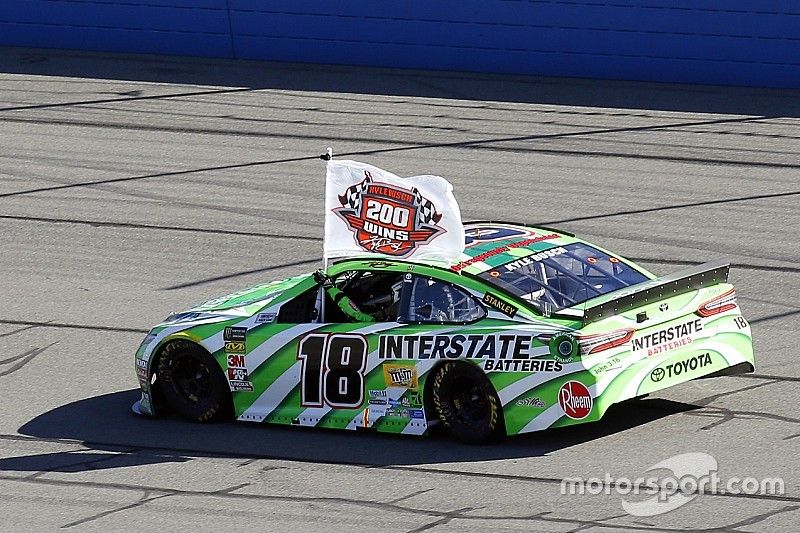 OPINIÃO: Vitória 200 de Kyle Busch obriga a análises entre eras na NASCAR
