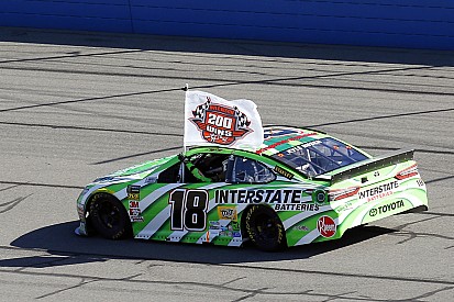OPINIÃO: Vitória 200 de Kyle Busch obriga a análises entre eras na NASCAR