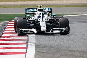 Bottas supera a Vettel por un suspiro para cerrar el viernes de China