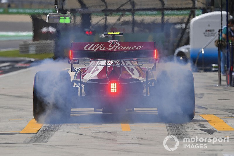 Újabb csere az Alfa Romeónál, Giovinazzi 10 helyes rajtbüntetést kap
