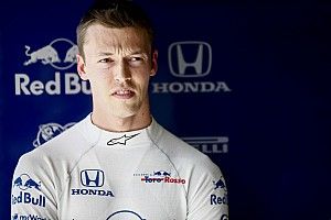 Un "problema de operación" dejó a Kvyat con neumáticos usados en la Q2