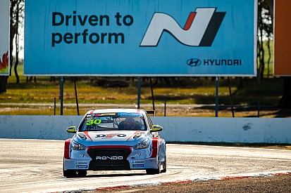 Winton TCR: Brown tops practice, O'Keeffe crashes