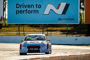 Winton TCR: Brown tops practice, O'Keeffe crashes