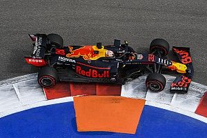 Russian GP: Verstappen outpaces Leclerc in second practice