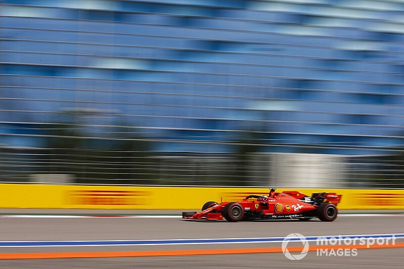 フェラーリPUの進歩は”異常”……メルセデスF1、今季後半は”追う立場”に?