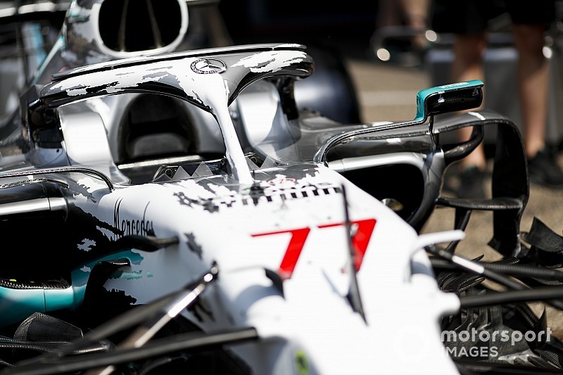 Az első képek a Mercedes csodálatos új F1-es festéséről: teljes egészében