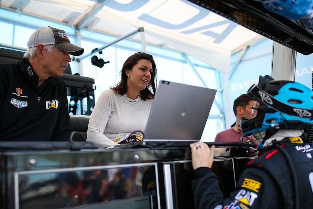 #57 Heinricher Racing w/Meyer Shank Racing Acura NSX GT3, GTD: Katherine Legge