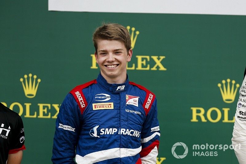 Шварцман выиграл субботнюю гонку Ф3 в Монце