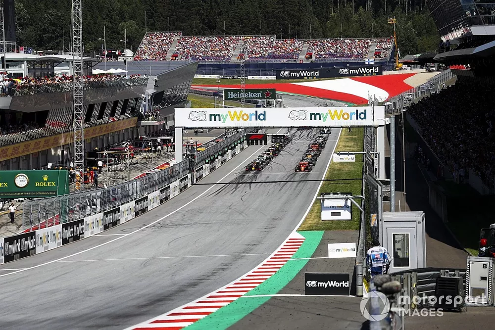Charles Leclerc, Ferrari SF90, Max Verstappen, Red Bull Racing RB15 startta
