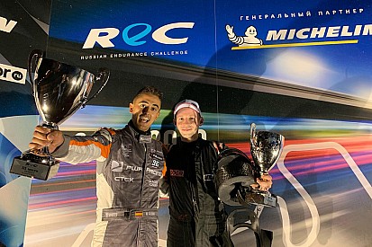 Azcona, con un CUPRA, sube al podio en el campeonato ruso de resistencia