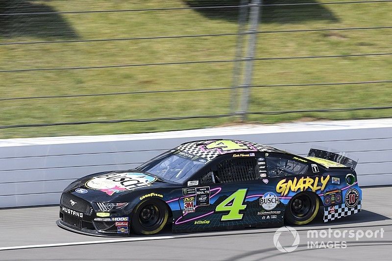 Late cautions derail Harvick's shot at second straight win