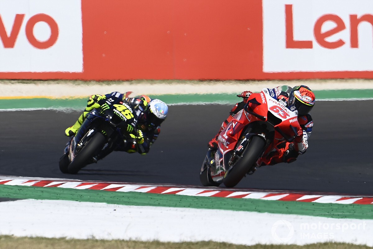 Bagnaia: “Cuando voy detrás de Rossi, ya no pienso en mi ídolo”