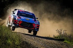 Sordo cierra el sábado en Italia como líder y Ogier avanza