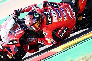 Bagnaia lidera un Warm Up en el que Márquez se protege