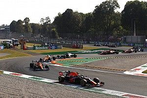 Verstappen fonce vers "une victoire facile", selon Hamilton