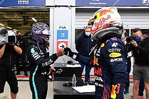F1 - Hamilton descarta hostilidade contra Verstappen: "Gosto de correr contra ele"