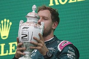 Vettel: "Non so dov'è finita la coppa da dare a Lewis"