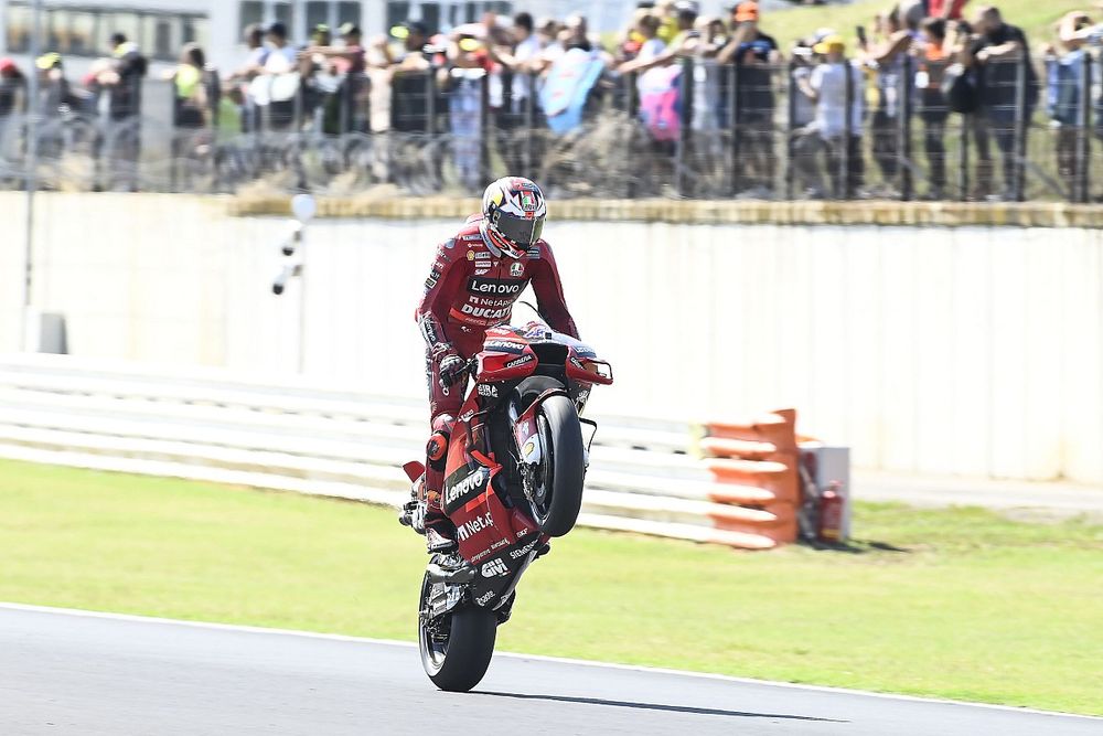 Pole de Miller en Misano, donde Bagnaia minimiza los daños