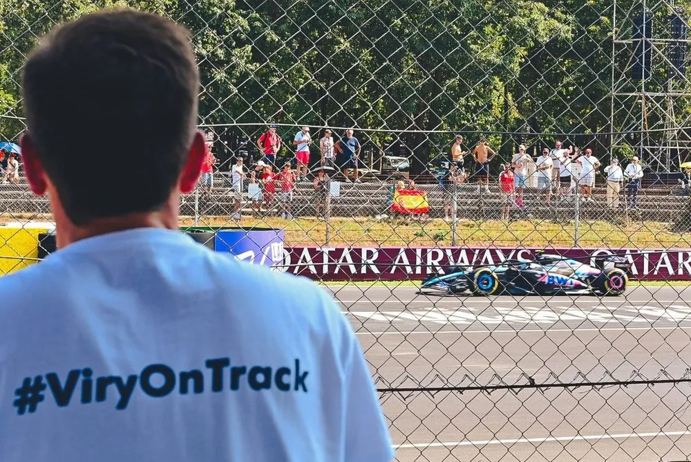 Alpine-personeel uit Viry-Chatillon protesteert bij F1-race in Monza