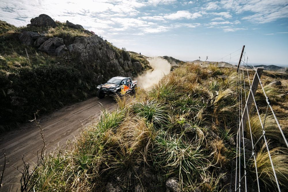 Seth Quintero, Dennis Zenz, Toyota GR DKR Hilux, Toyota Gazoo Racing