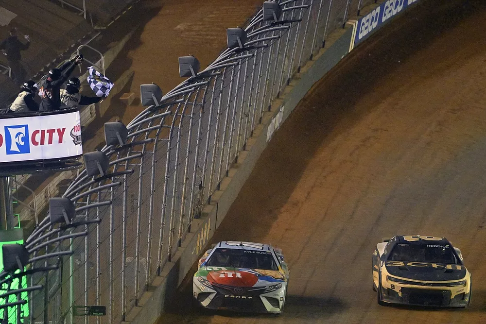 Kyle Busch, Joe Gibbs Racing, Mars Crunchy Cookie Toyota Camry