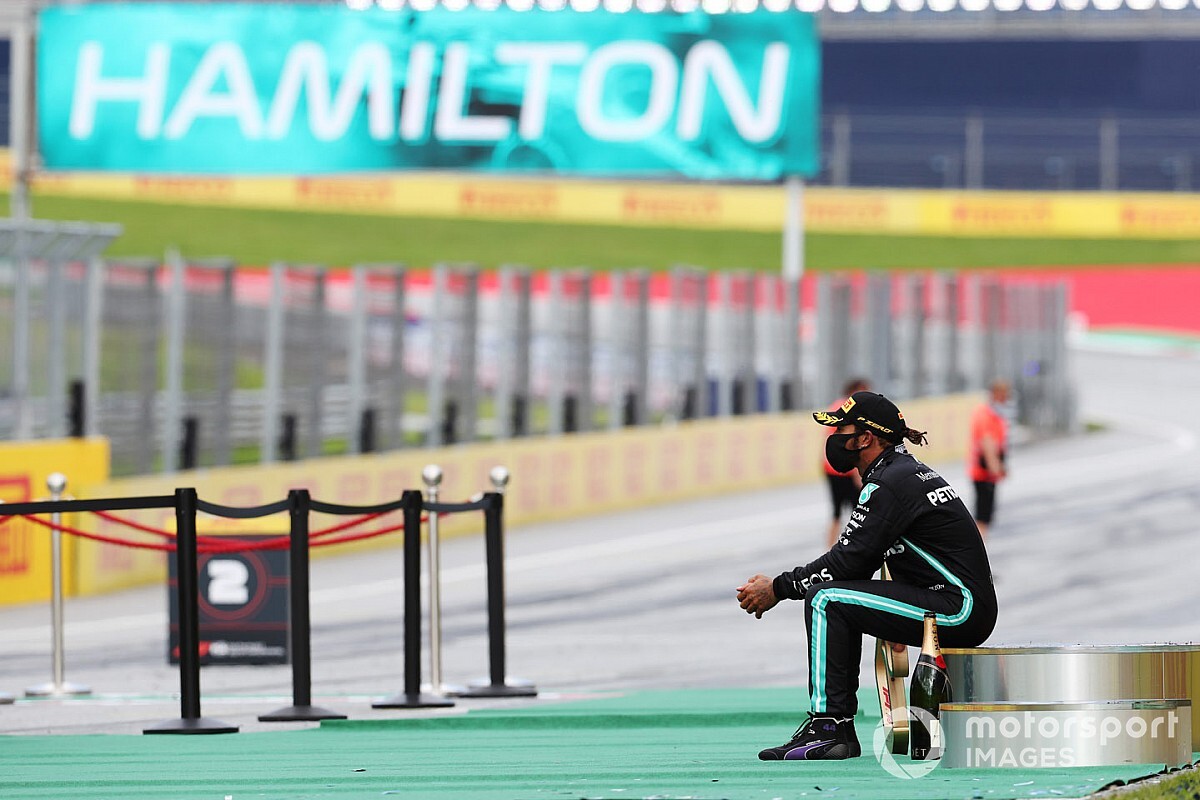 Hamilton: a járvány idején versenyezni „magányos utazás”