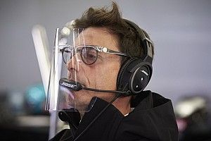 Вольф пошел в словесную атаку на босса Ferrari