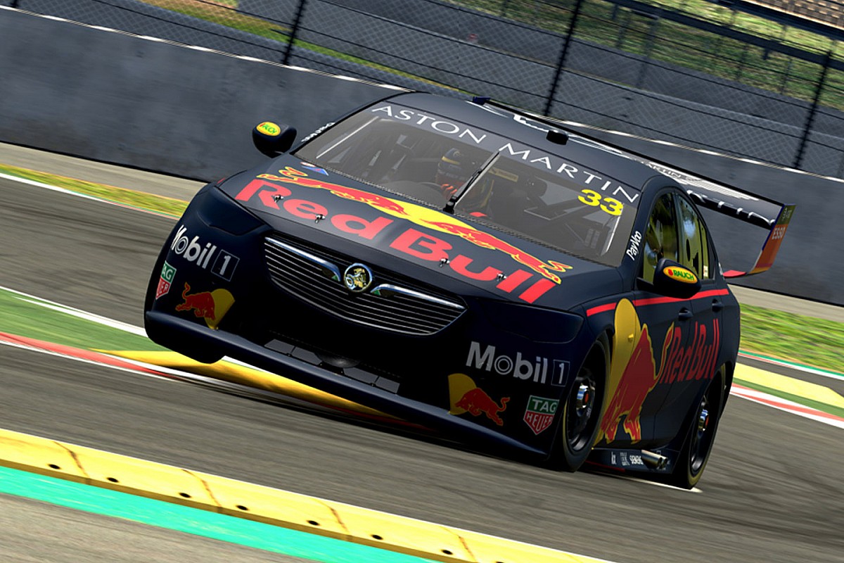 Verstappen twee keer tweede bij Supercars Eseries Barcelona