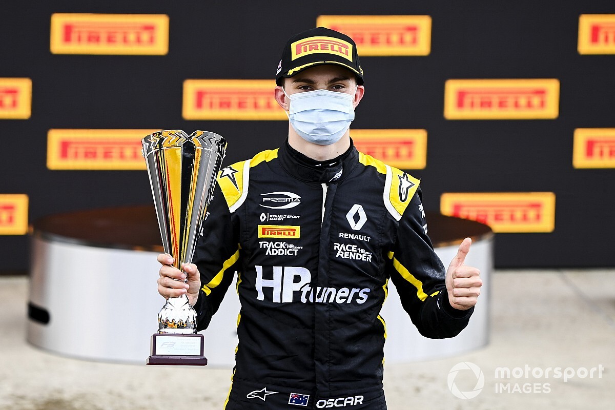 Oscar Piastri passa in F2 sempre con il team Prema
