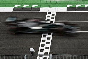 Hamilton, isminin Silverstone düzlüğüne verilmesine "inanamıyor"