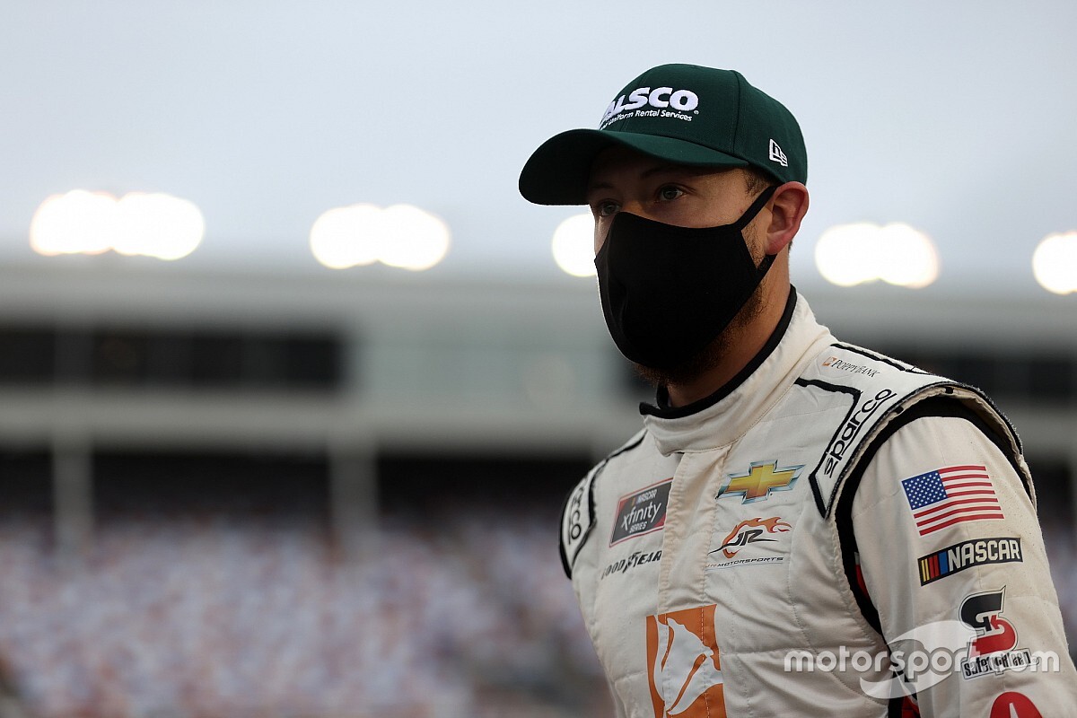 Daniel Hemric joins JGR Xfinity Series program for 2021