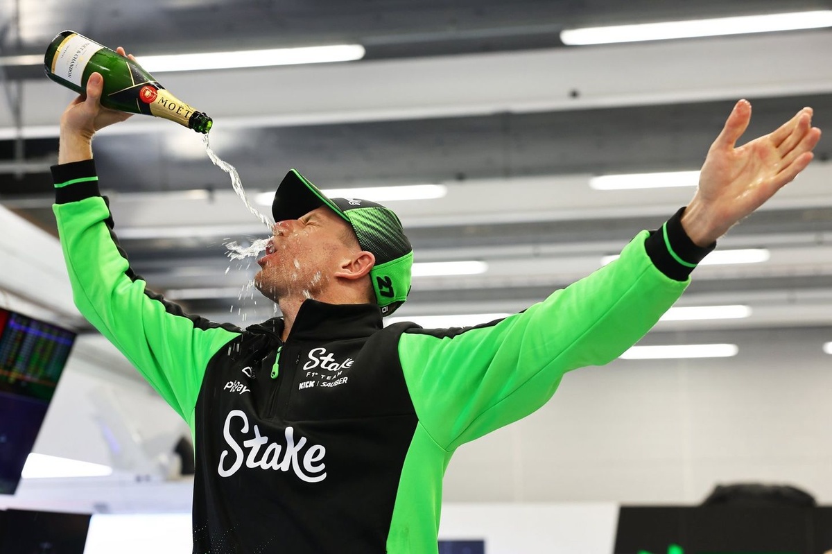 F1 ライコネン優勝、ニコヒュルケンベルグ、グロージャン F1 ライコネン優勝、ニコヒュルケンベルグ、グロージャン