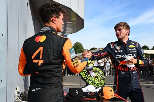 Norris tiene 'mucho respeto' por Max Verstappen tras su participación en la NLS