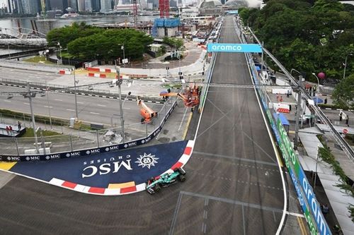 F1: Alonso surpreende e lidera primeiro treino livre em Singapura