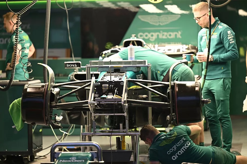 Detalle t&eacute;cnico del Aston Martin AMR23