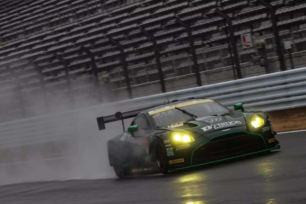 #777 D'station Vantage GT3