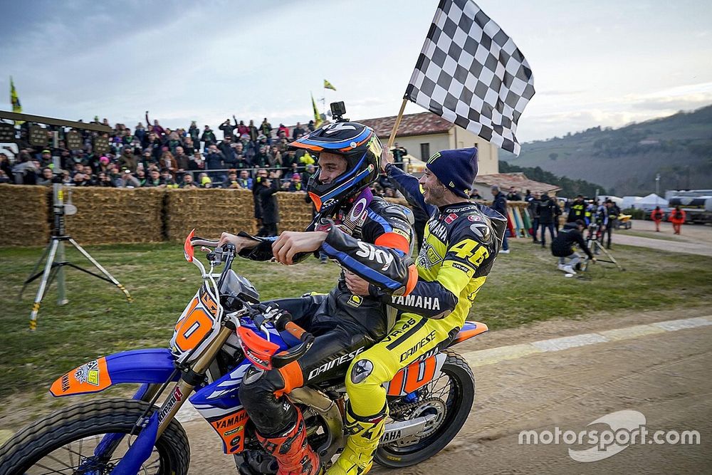 「ロッシがいないMotoGPは妙な感じになるはず」弟マリーニ、兄の現役続行望む