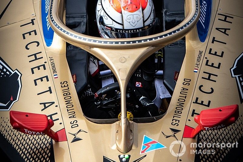 Vállalhatatlan posztja miatt repült a Formula E bajnokcsapatának tagja