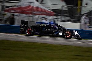 Dixon al frente tras 9 horas, Montoya en el top 5