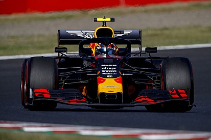 Verstappen over teamgenoot Albon: "Het is beter aan het worden"