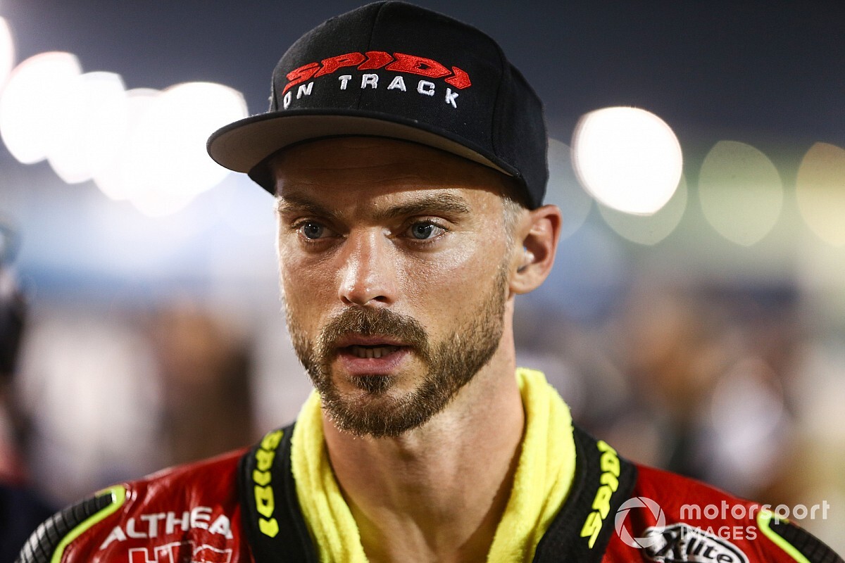 SBK, ufficiale: Leon Camier diventa Team Manager HRC