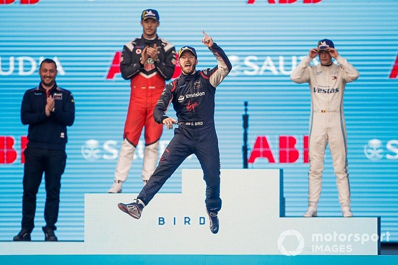 Bird gana; Porsche y Mercedes debutan con podio en Ad Diriyah