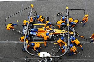 Sainz nagy biztonsági intézkedések mellett tesztelheti az F3-as autót