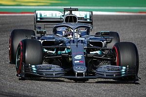 Un botón roto del volante de Hamilton causó su problema en la Q3 de Austin