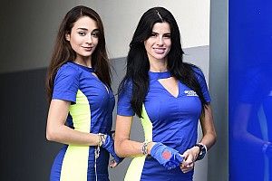 Fotogallery MotoGP: le grid girl del GP della Malesia