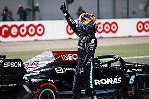 Qatar GP: Hamilton storms to F1 pole ahead of Verstappen