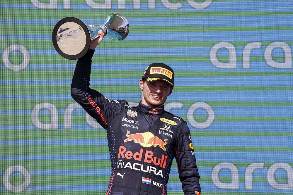 Max Verstappen, Red Bull Racing, 1st position, lifts his trophy