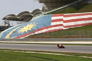 Yamaha manda en el primer entrenamiento MotoGP del año en Sepang