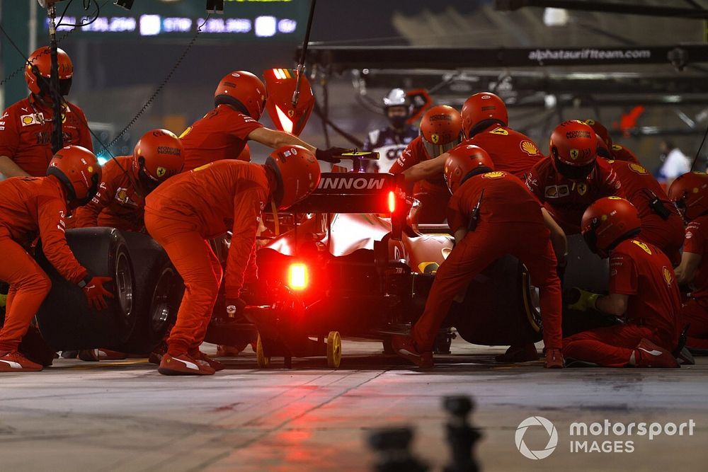 Carlos Sainz Jr., Ferrari SF21, in the pits during FP2