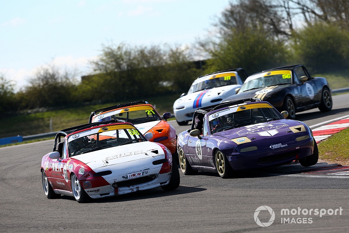 Organisers report strong interest as English racing season begins